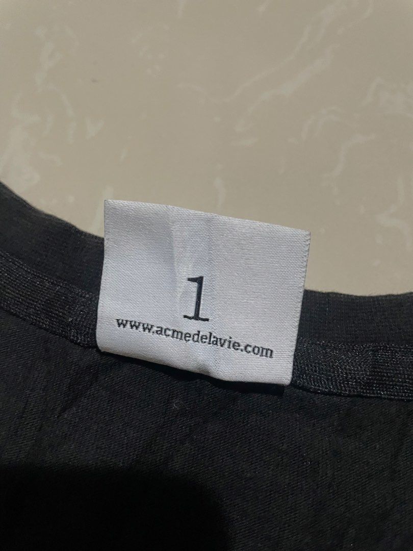 ADLV (Category: Activewear) located in Manila. Submitted by vastbear-d9fe35 (Listing ID 1469018034, Image 3). Description: .