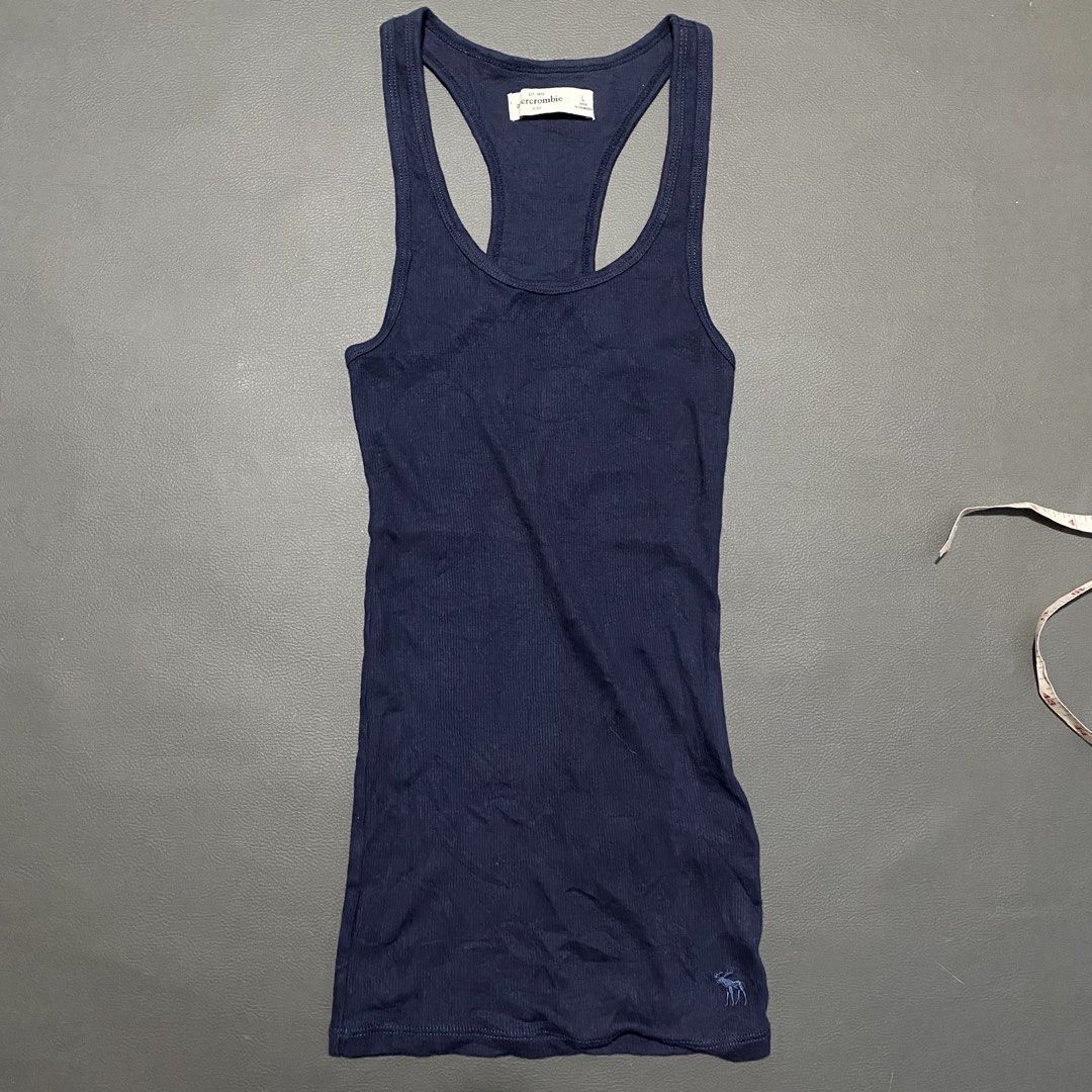 A&F Racer back (Category: Sleeveless) located in Trento. Submitted by estilounico02 (Listing ID 1469065869, Image 1). Description: 9.5x24.5 (stretchable) No issue 9/10 color rate.