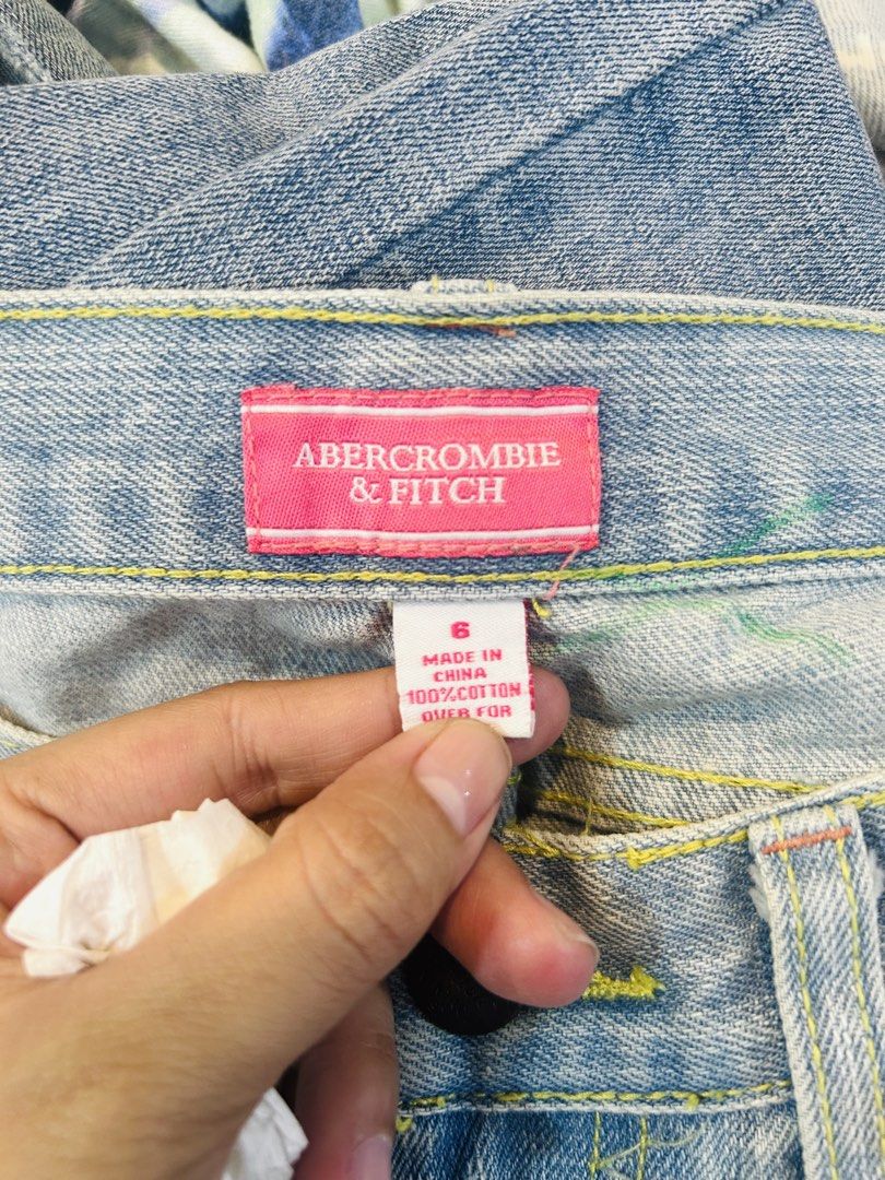A&F SEMI CAPRI PANTS TYPE (Category: Other Bottoms) located in Kabankalan. Submitted by leans_closet (Listing ID 1469042410, Image 2). Description: .
