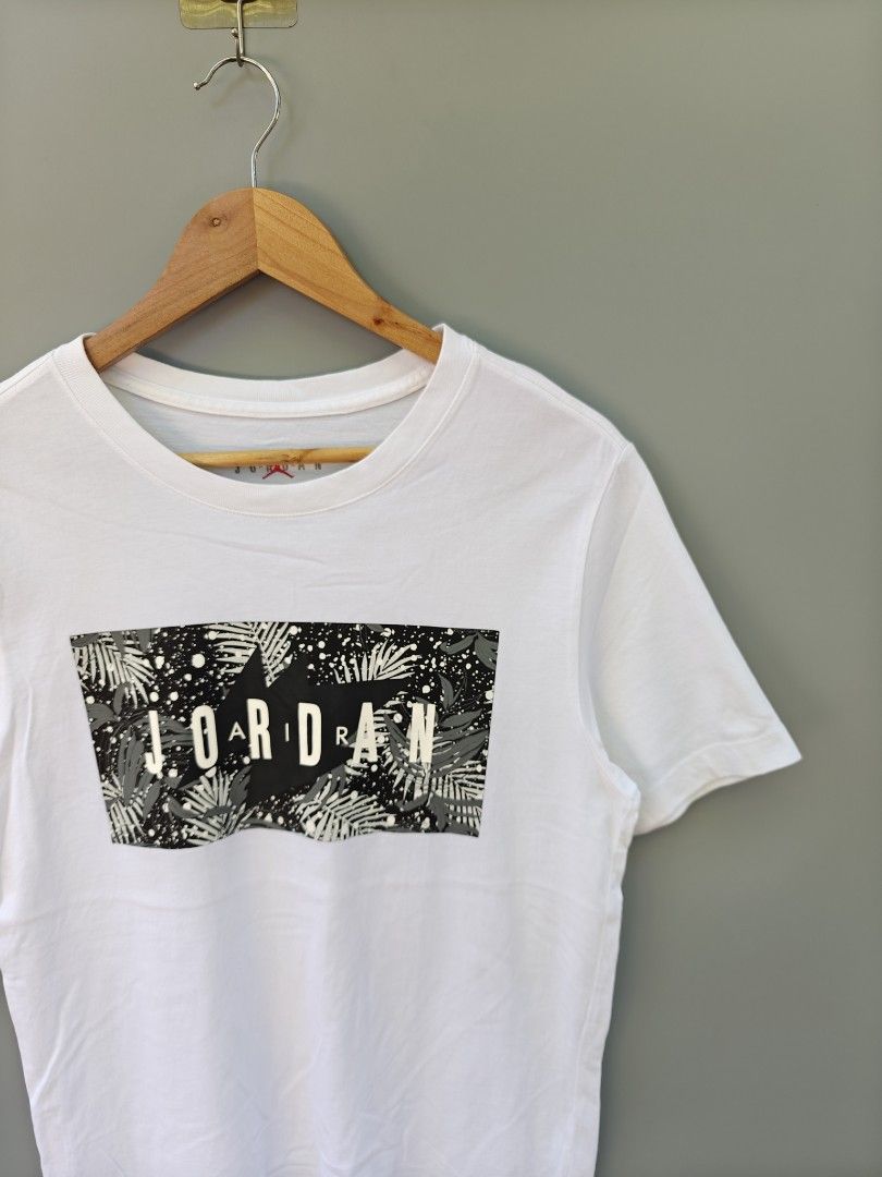 Air Jordan (Category: Tshirts & Polo Shirts ) located in Alaminos. Submitted by epargne (Listing ID 1469017849, Image 2). Description: ◾Size : Medium ◾Dimes : Length"28 , Width"19.5 ◾LIKENEW CONDITION! ◾WASHED W/ FABCON AND READY TO WEAR 🛒Price : + Shipping fee.