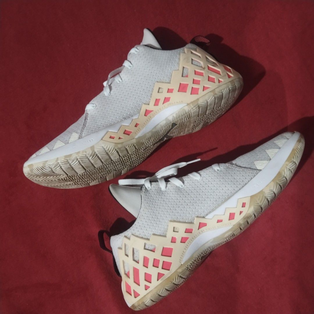 Air Jordan Jumpman Low Diamond 'Mismatch' (Category: Sneakers) located in Virac. Submitted by bigbenplaysthriftstore (Listing ID 1467515638, Image 3). Description: .