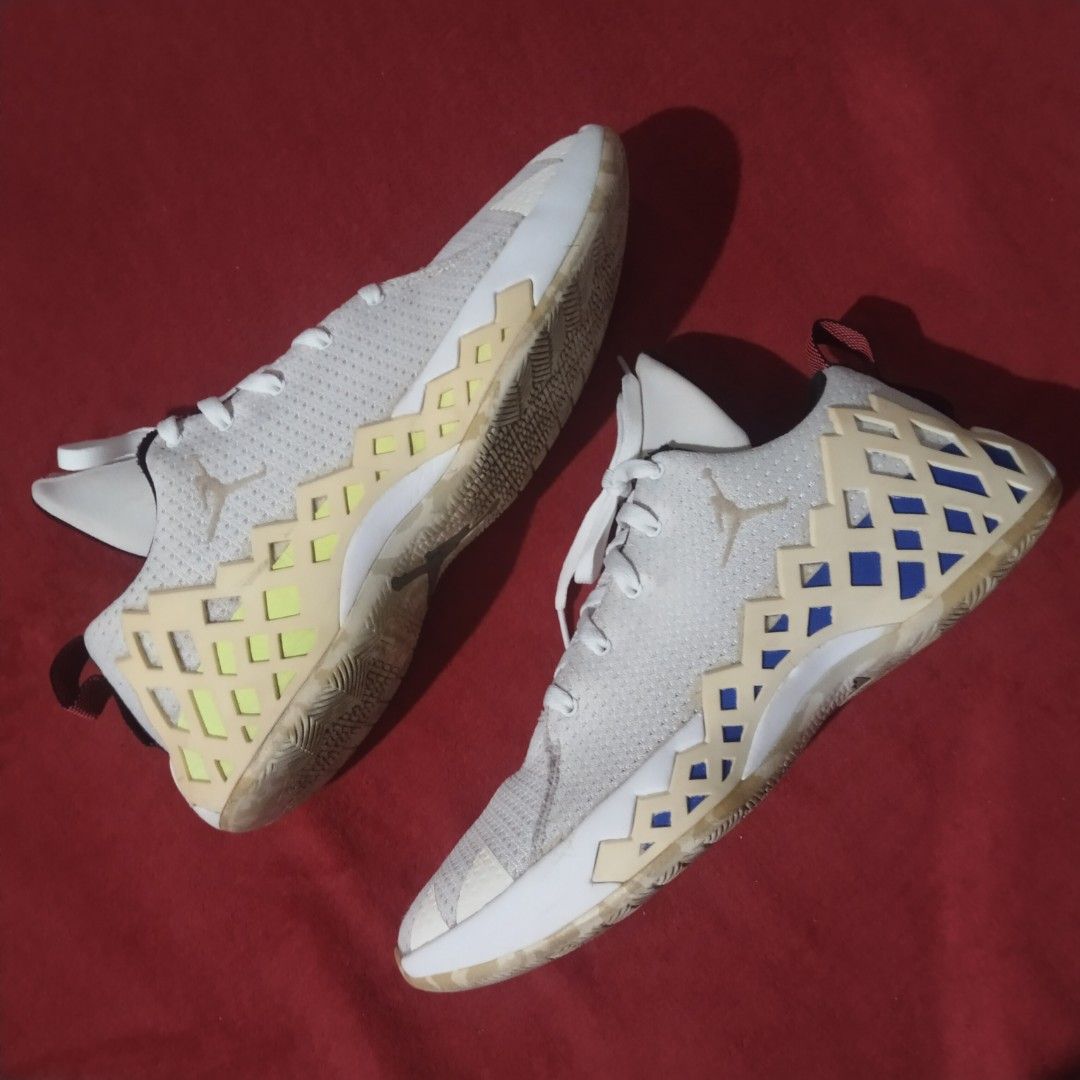 Air Jordan Jumpman Low Diamond 'Mismatch' (Category: Sneakers) located in Virac. Submitted by bigbenplaysthriftstore (Listing ID 1467515638, Image 2). Description: .