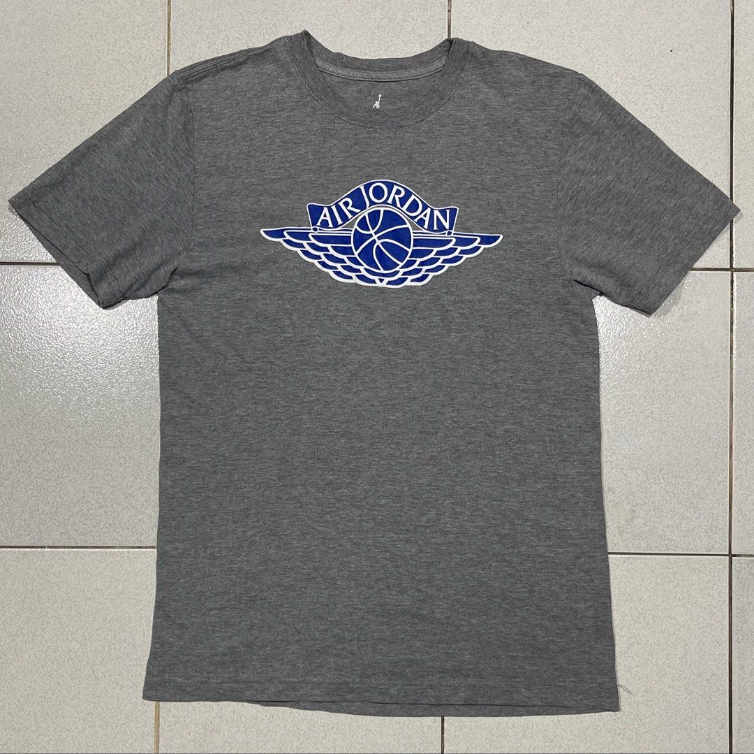 Air Jordan TShirt (Category: Tshirts & Polo Shirts ) located in Mandaue City. Submitted by MJ_80 (Listing ID 1469080883, Image 1). Description: Air Jordan Wings Logo Tshirt Small Dime : 18 X 28 See photos for measurements Color rate & Condition : 9.9/10 Light fade on juman back logo Price : 650 .