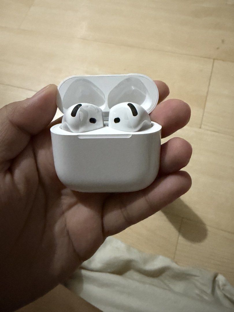 Airpods 4 with Active Noise Cancellation (ANC) (Category: Headphones & Headsets) located in Santa Cruz. Submitted by _siaily (Listing ID 1469075015, Image 3). Description: Apple Airpods 4 ANC OPENED box only, never used with box REALLY GOOD QUALITY around manila/makati area. .