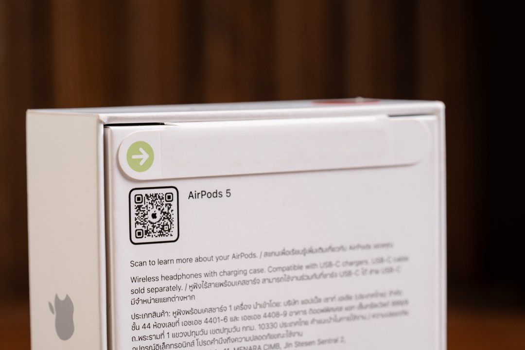Airpods 5 Sealed (Category: Earphones) located in Manila. Submitted by tonyslark (Listing ID 1468956575, Image 2). Description: Brand New Sealed.