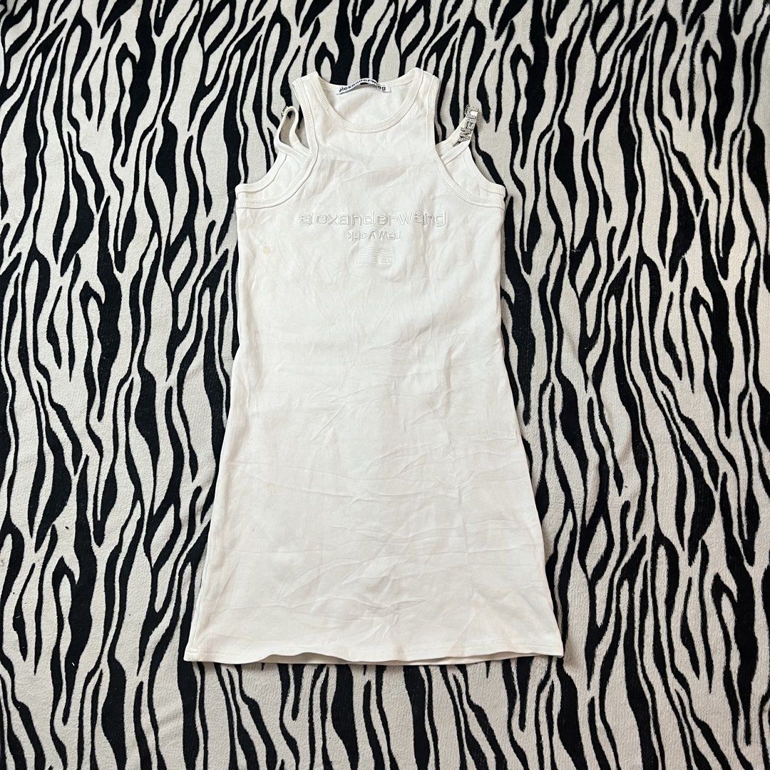 Alexander wang dress (Category: Sleeveless) located in Manila. Submitted by royaldripmanila (Listing ID 1468930924, Image 1). Description: Need wash W15.5 strechable L32.