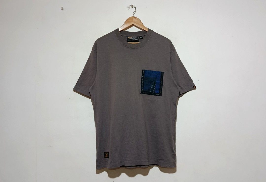 Alpha Industries - Pocket Tee - "GARMENT TYPE-01 UNFRM SPEC 059-API-0357" (Category: Tshirts & Polo Shirts ) located in San Fernando. Submitted by son.twice.stuff (Listing ID 1469072023, Image 3). Description: Item: Alpha Industries - Pocket Tee - "GARMENT TYPE-01 UNFRM SPEC 059-API-0357" Tagged Size: Small Fit Large Oversized Dimensions Length: 29" Width: 21" Shoulder: 19.5" Sleeve: 9.5" Condition: Excellent Material 100% Cotton Price: 1200 Free