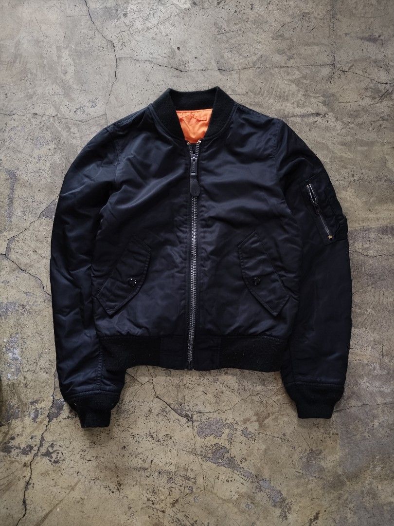 Alpha Industries Reversible For Women (Category: Coats, Jackets and Outerwear) located in Taytay. Submitted by the_vtg_pop-up (Listing ID 1468976807, Image 1). Description: .