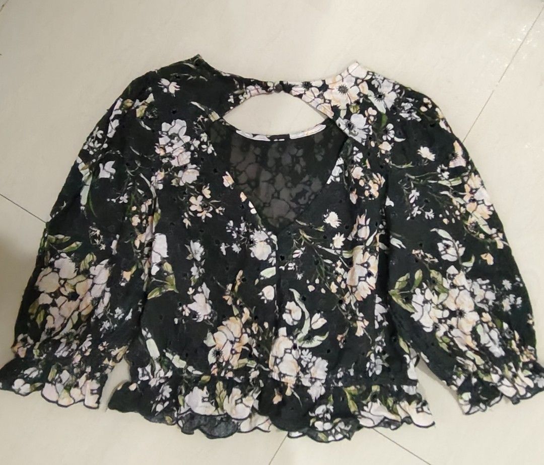 American eagle size S (Category: Activewear) located in Zamboanga. Submitted by ckealia (Listing ID 1468941829, Image 3). Description: good used condition not ukayukay po preloved size small on tag.