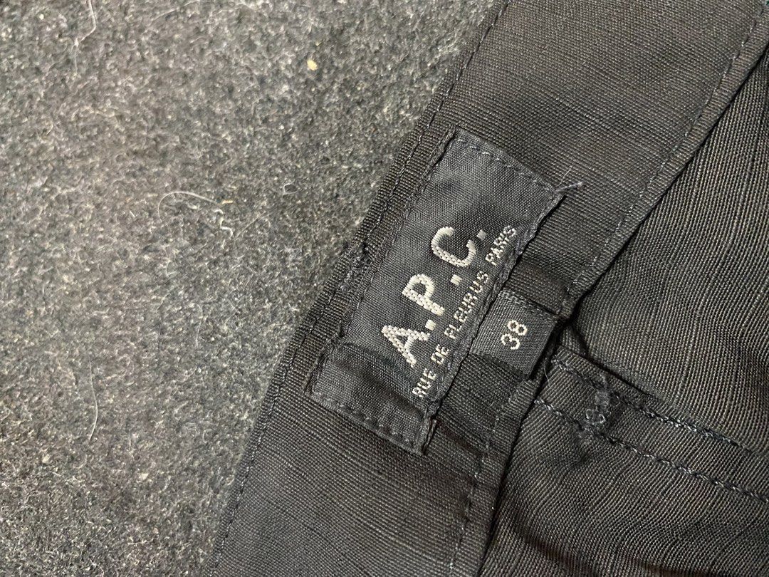 a.p.c.shorts (Category: Shorts) located in Quezon City. Submitted by loloyz123 (Listing ID 1469093066, Image 3). Description: A.P.C.Shorts Condition: Very good Color rate: 10/10 Color: Black Size: 38 L: 19 W: 15 inches.