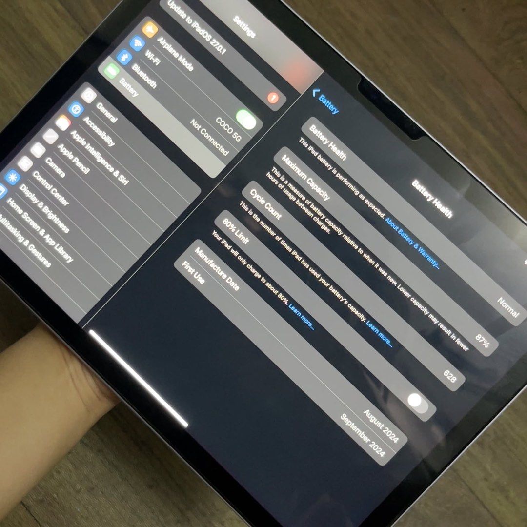 Apple Ipad Air 5 M2_128 GB (Category: Laptops & Notebooks) located in Manila. Submitted by esme_yomismo (Listing ID 1468947585, Image 2). Description: Please read before buying! The asking price is ₱25,990, but it is still negotiable for reasonable offers. Meetup and delivery are both accepted, but the delivery fee will be shouldered by the buyer. First come, first served, so please be a sure buyer before committing to a purchase. No last-minute 