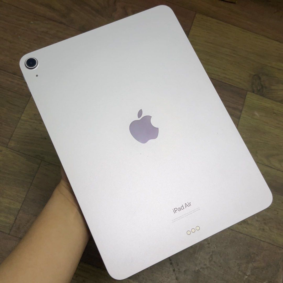 Apple Ipad Air 5 M2_128 GB (Category: Laptops & Notebooks) located in Manila. Submitted by esme_yomismo (Listing ID 1468947585, Image 1). Description: Please read before buying! The asking price is ₱25,990, but it is still negotiable for reasonable offers. Meetup and delivery are both accepted, but the delivery fee will be shouldered by the buyer. First come, first served, so please be a sure buyer before committing to a purchase. No last-minute 