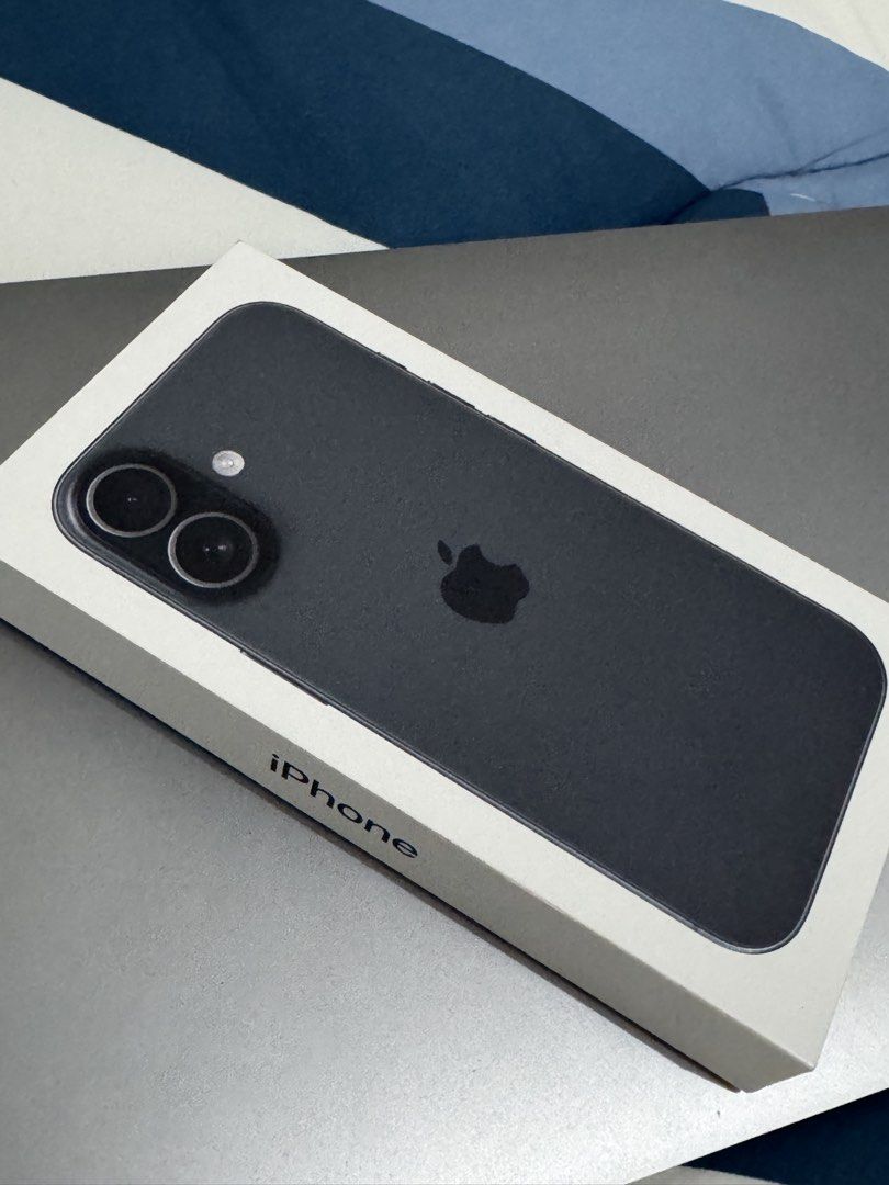 Apple iPhone 17 Black 256GB (Category: iPhone 17 Series) located in Las Pinas. Submitted by kestereulogio (Listing ID 1469034098, Image 1). Description: brand new.