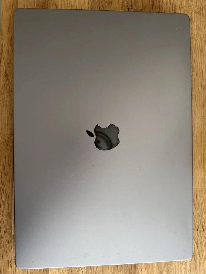 Apple MacBook Pro 16", M2 Pro processor, 16GB RAM, 1TB SSD (Category: Laptops & Notebooks) located in Manila. Submitted by warmgem.e6636e (Listing ID 1468988471, Image 1). Description: Screen Size 16 in Graphics Processing Type Integrated/On-Board Graphics RAM Size 16 GB SSD Capacity 1 TB Most Suitable For Gaming, Graphic Design, Workstation GPU Apple 19-Core, Apple 38-Core Processor Speed 3.40 GHz Maximum Resolution 3456 x 2234 Model MacBook Pro