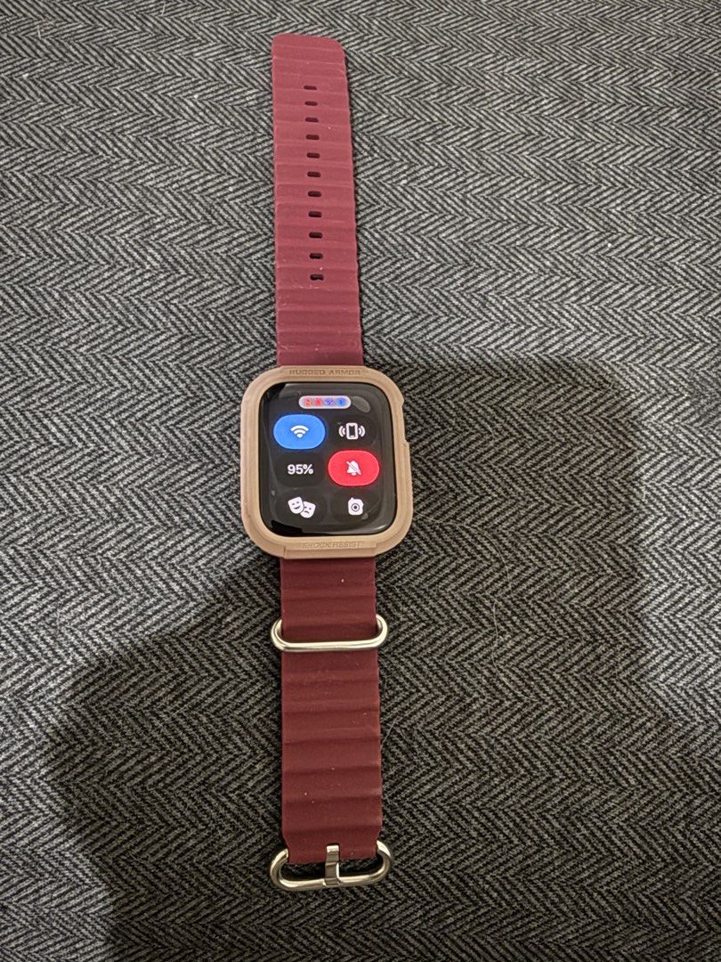 Apple Watch SE 1st Gen 44mm (Category: Wearables & Smart Watches) located in Quezon City. Submitted by xsgldsx (Listing ID 1469096481, Image 1). Description: Apple Watch SE 1 44mm 32gb capacity With visible paint chips around the frame and scratches on the screen Battery health: 62% Inclusions: Watch itself, replacement strap. No box and charger. Meetups in SM North/nearby areas (FRIDAY NIGHTS AND WEEKENDS ONLY). For farther locations, I will ask