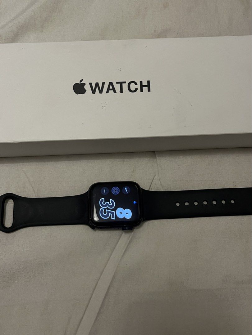 Apple Watch SE 2nd Gen (Category: Wearables & Smart Watches) located in Manila. Submitted by beautyarchives (Listing ID 1469156596, Image 1). Description: apple watch se (2nd gen) 40mm midnight a sleek and timeless smartwatch for your everyday lifestyle, fitness tracking, and staying connected • apple watch se 2nd generation, 40mm • midnight aluminum case with midnight sport band • battery health: 90% • includes original box • features fitness tr