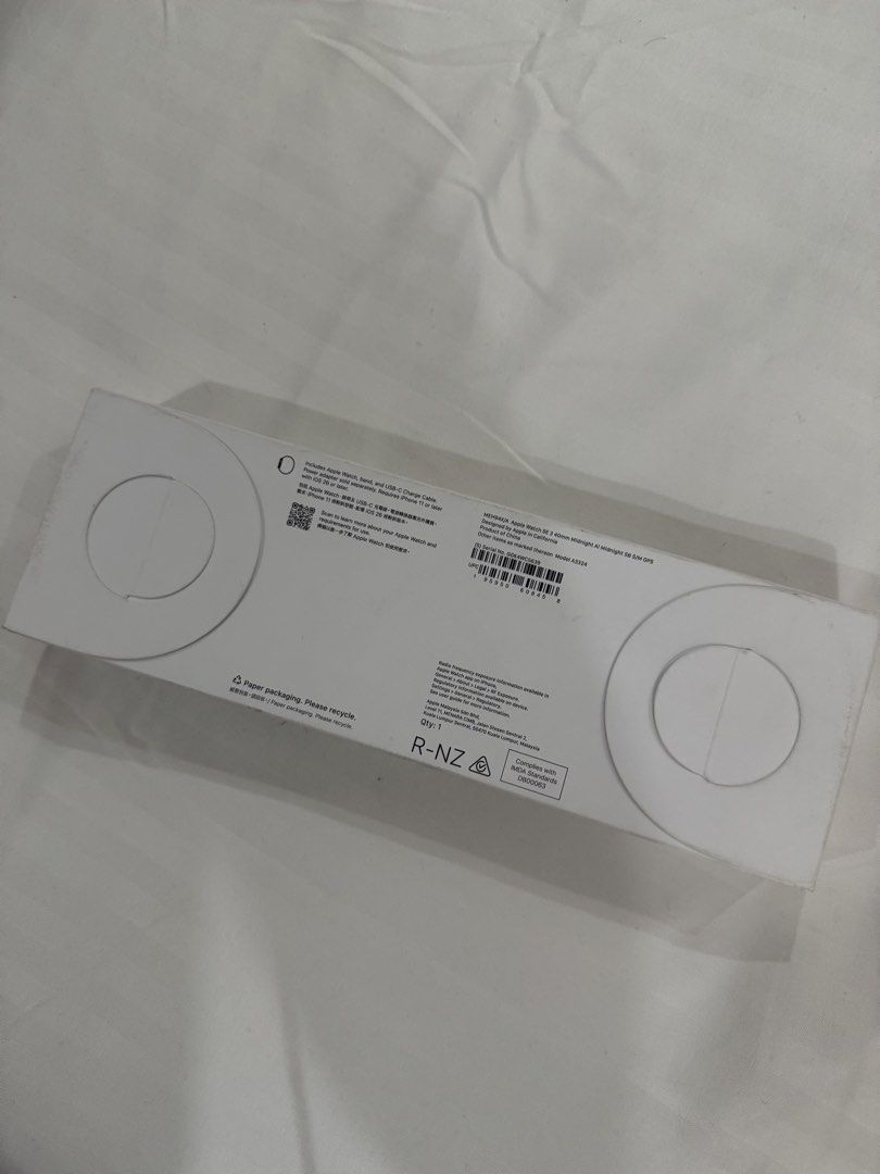 Apple Watch SE 3 40mm (Category: Wearables & Smart Watches) located in Manila. Submitted by prelovemd (Listing ID 1469000037, Image 3). Description: SRP price: 17,990 on stores. Selling low at 11k. 7k discounted. Package haven’t been open. Won from the raffle draw from medical events RFS: i have apple watch already 10k if via lalamove or grab delivery. Shipping fee c/o buyer. 11k if for meet up. Can do meet up ONLY in following locations: - The M