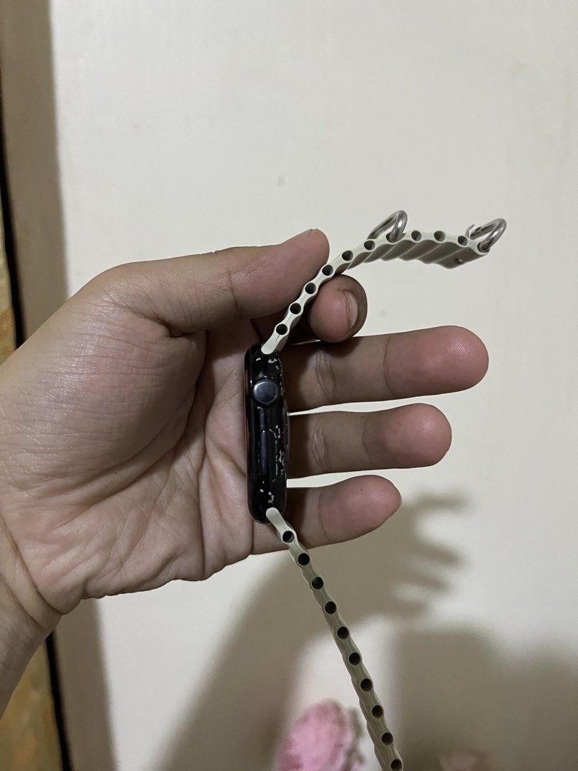 Apple Watch Series 10 GPS (46mm) (Category: Wearables & Smart Watches) located in Manila. Submitted by jeppy393 (Listing ID 1468968902, Image 3). Description: Apple Watch Series 10 GPS 46mm Can Nego 90% Battery Health ‼️ Originally bought for 25k at PowerMac Robinsons (No receipt available) Used for 1 1/2 year 📦 INCLUSIONS: * ✅ Apple Watch Series 10 GPS 46mm * ✅ Original box * ✅ Original braided charger * ✅ 5 FREE straps * ✅ 2 FREE watch cases w
