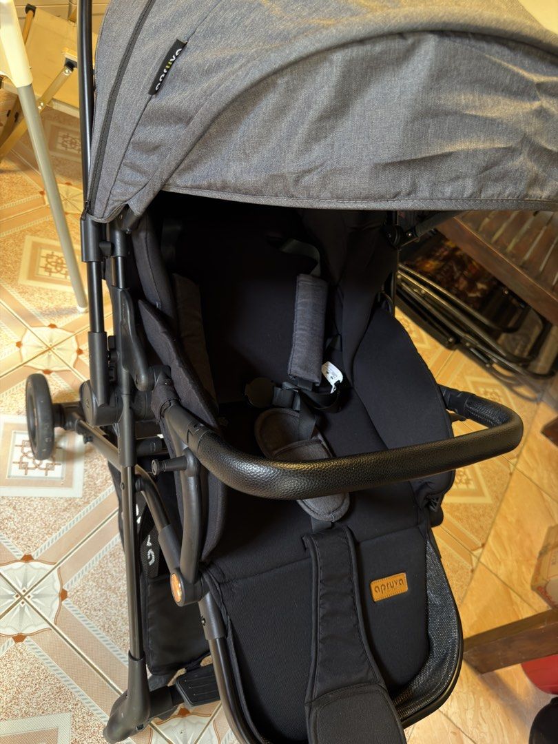 Apruva Clive Baby Stroller (Category: Strollers) located in Manila. Submitted by gmarilen4441354 (Listing ID 1468937157, Image 3). Description: Apruva Clive Used 3x only Rfs: ayaw ni baby Bought for 7,500 selling for 4,200.