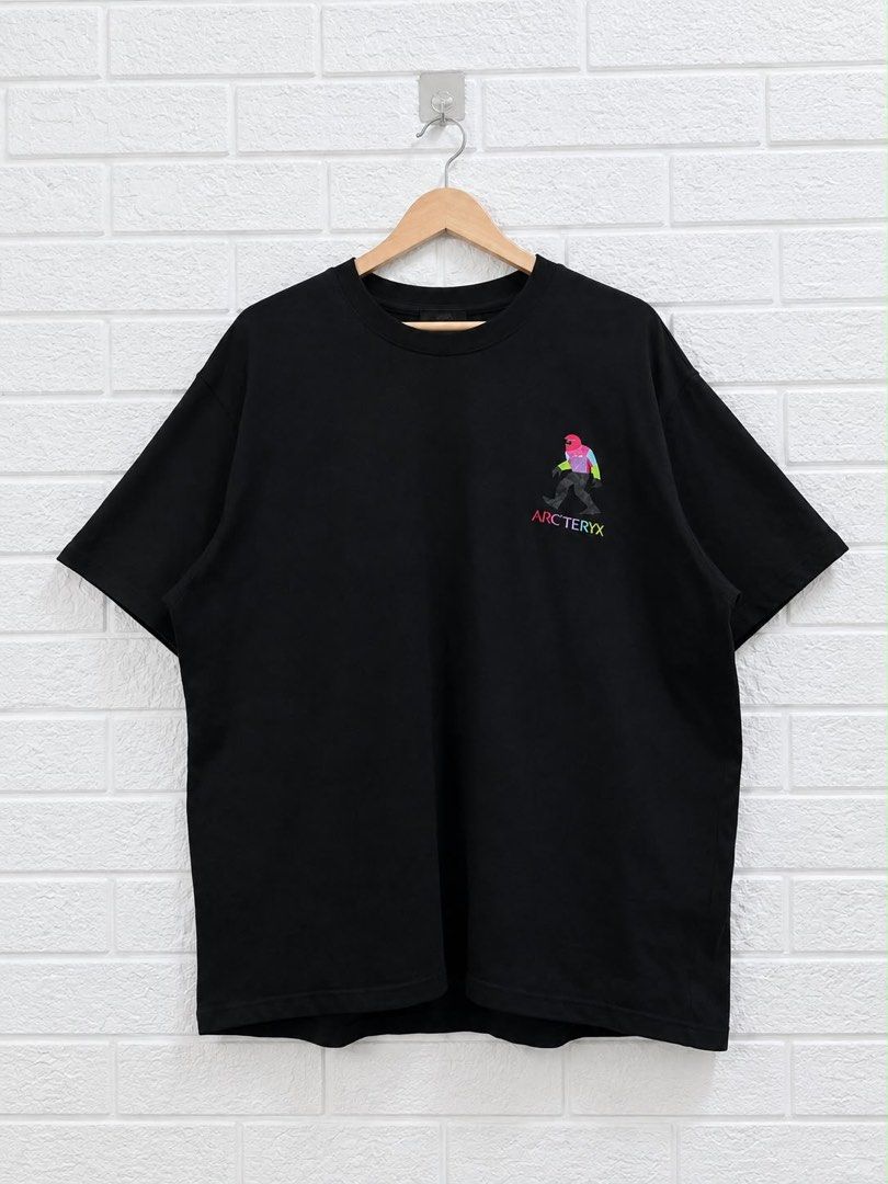 Arc’teryx graphic tee (Category: Tshirts & Polo Shirts ) located in Taguig. Submitted by thriftstar2 (Listing ID 1468936655, Image 1). Description: W 24 L 28 Size XL Color rate: 10/10 Excellent condition No issue.