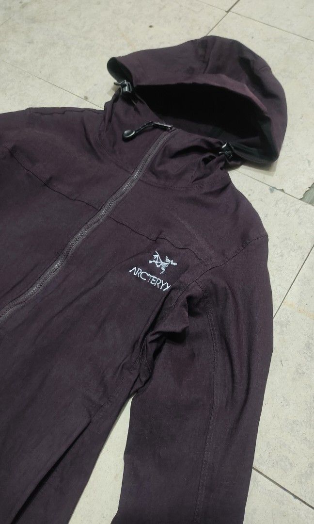 Arc'teryx Outdoor Jacket (Category: Coats, Jackets and Outerwear) located in Manila. Submitted by cyprus.thrift (Listing ID 1468970578, Image 2). Description: Arc'teryx Women's excellent condition no issue need wash only +sf dimes: width 16.5 length 23.5.