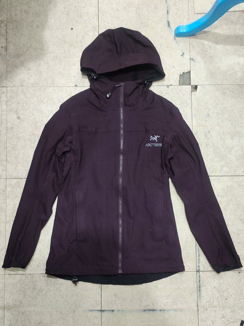 Arc'teryx Outdoor Jacket (Category: Coats, Jackets and Outerwear) located in Manila. Submitted by cyprus.thrift (Listing ID 1468970578, Image 1). Description: Arc'teryx Women's excellent condition no issue need wash only +sf dimes: width 16.5 length 23.5.