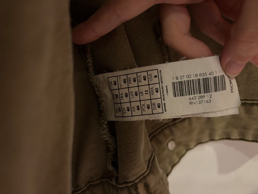 Army Green Denim Jacket (Category: Coats, Jackets and Outerwear) located in Muntinlupa City. Submitted by wisemountain-8175 (Listing ID 1469047131, Image 3). Description: - Soft denim material - perfect for an oversized look - RFS: dont wear it .