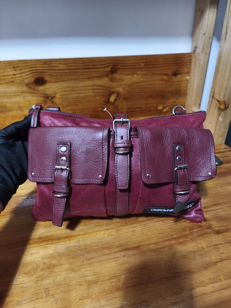 art-berg do belt bag (Category: Cross-body Bags) located in Baguio. Submitted by queenlyne_vintage_rare_finds (Listing ID 1468948249, Image 2). Description: .