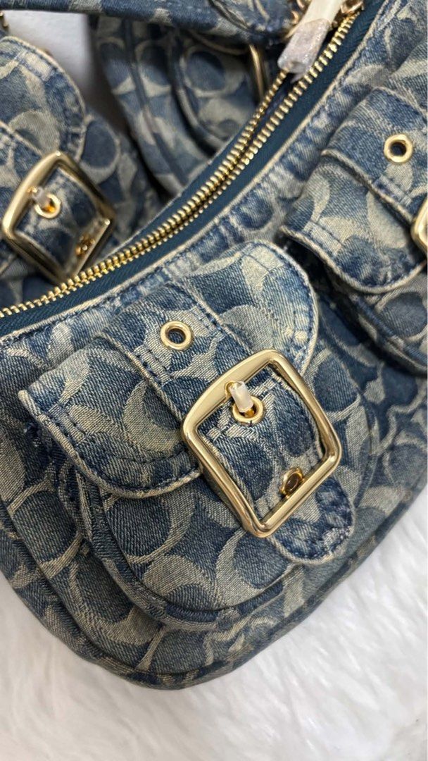 ASHTON DENIM (Category: Shoulder Bags) located in Marikina City. Submitted by airamarie999 (Listing ID 1469161091, Image 2). Description: .
