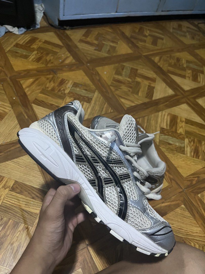 Asics Gel Kayano 14 (Category: Sneakers) located in Mandaluyong City. Submitted by lamisjoshelider (Listing ID 1469127979, Image 3). Description: used twice nego with box.
