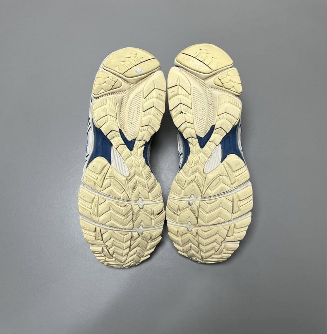 ASICS Gel-Kahana 8 (Category: Sneakers) located in Roxas City. Submitted by bincethingz_ (Listing ID 1469026228, Image 3). Description: Size 9.5 No major issue Clean & Ready to wear .