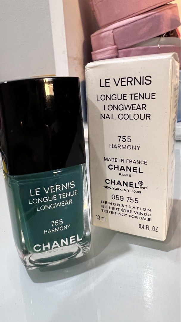 Authentic Chanel LE VERNIS nail polish (Harmony 755) (Category: Hands & Nails) located in Quezon City. Submitted by flyingmommie (Listing ID 1469059011, Image 1). Description: .