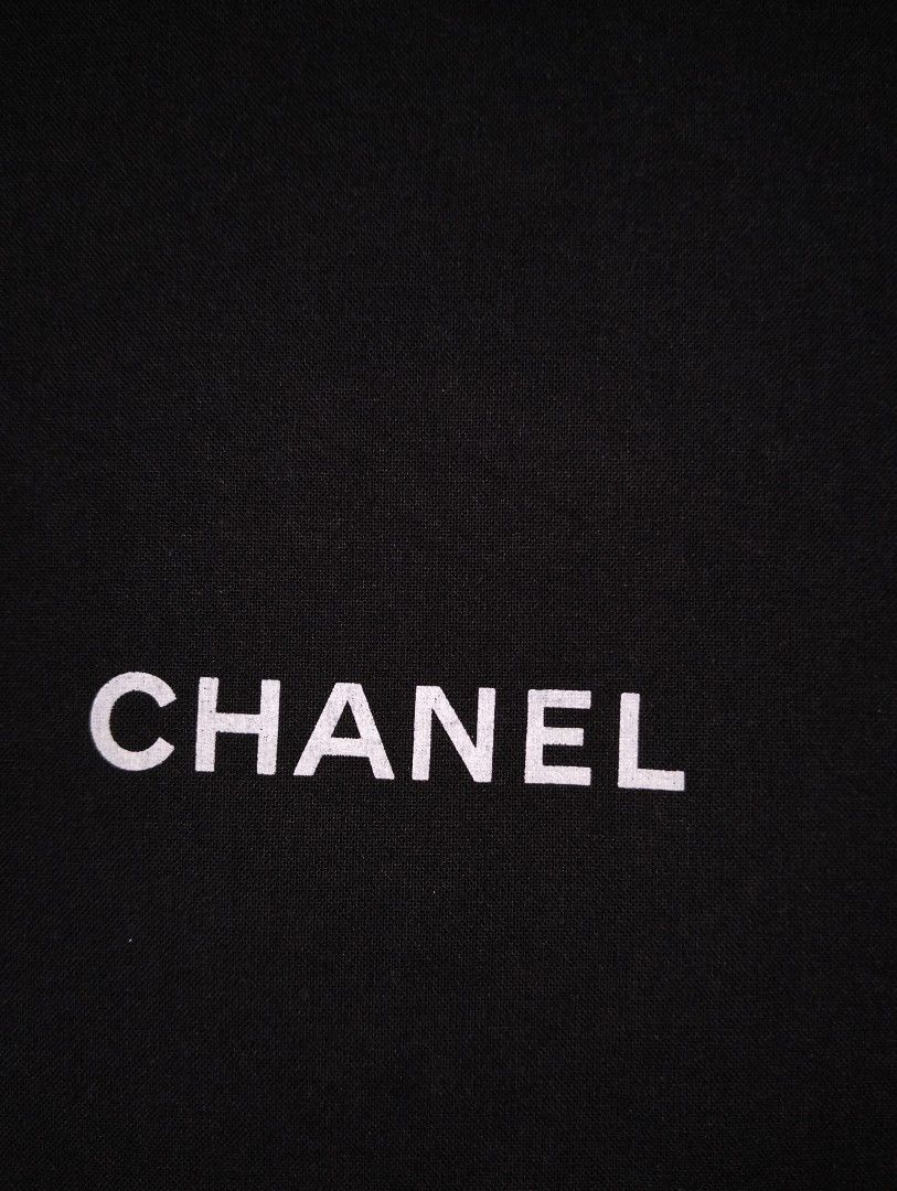Authentic CHANEL shoe dust bag (Category: Sneakers & Footwear) located in Zamboanga. Submitted by luxuryaccessories_ella.2022 (Listing ID 1469078626, Image 2). Description: Authentic 1pc only 👉looks new 👉sized by cm ( centimeters) 👉 already wash 👉add sf 👉Loc po is Mindanao 👉 shipping thru J &T add 89 sa sf 👉MOP:Gcash or BPI.