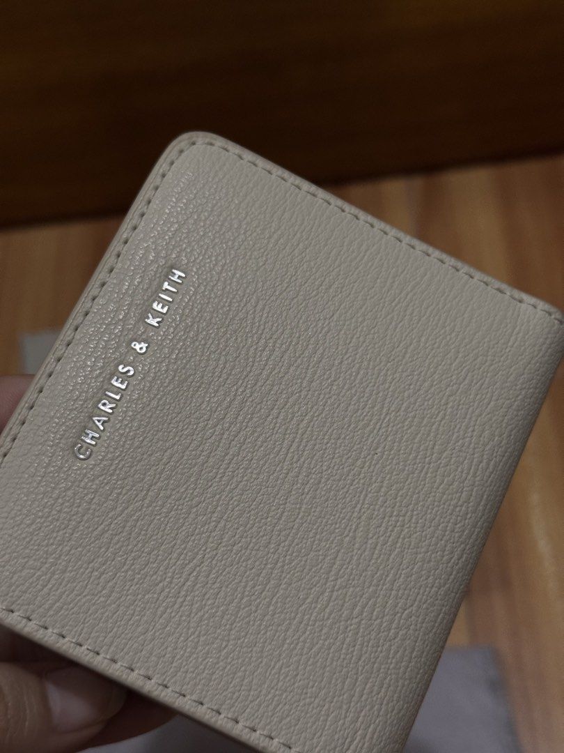 AUTHENTIC CK WALLET (Category: Wallets & Card holders) located in Mexico. Submitted by alexacarts (Listing ID 1469125700, Image 3). Description: - authentic - no more photos *please manage your expectations as these are preloved* *no return / exchange* LOC: Pampanga Payment: Gcash / Any mode of bank transfer Courier: J&T .