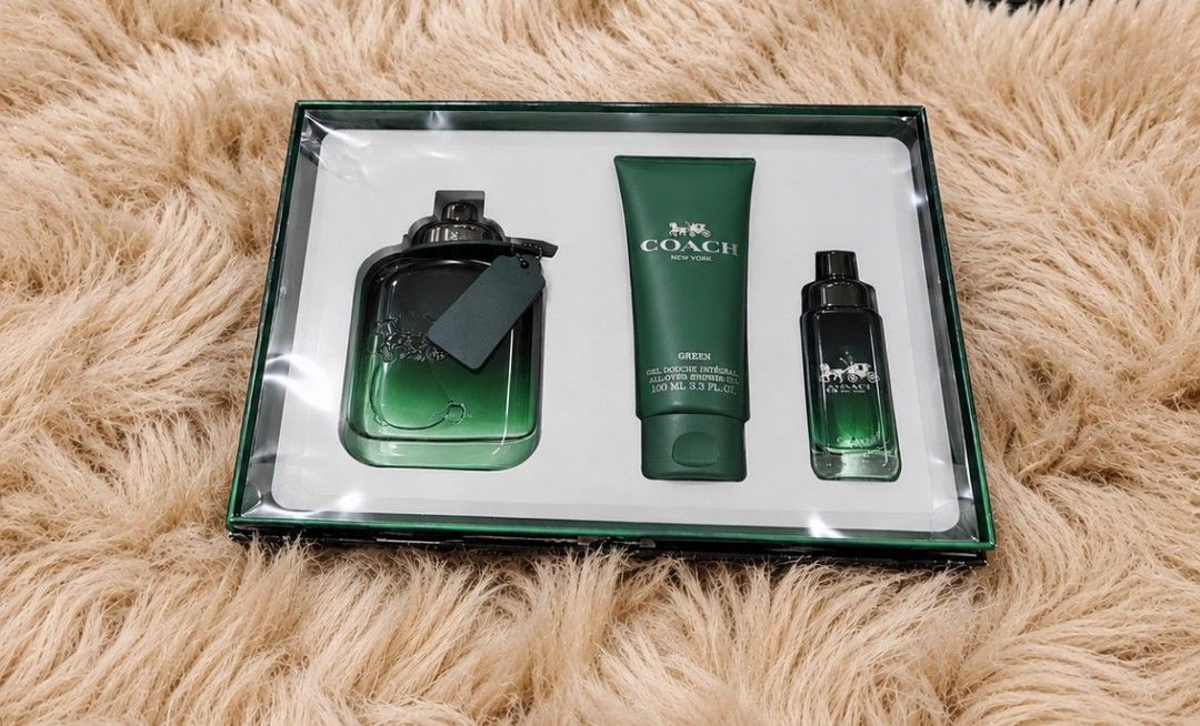 Authentic Coach Gift Set (Category: Fragrance & Deodorants) located in La Trinidad. Submitted by designerluxeshop (Listing ID 1469062057, Image 1). Description: Brand-new Coach gift set, 💯% original, in excellent condition, shipping is free, message us if interested, delivery is ready onhand.