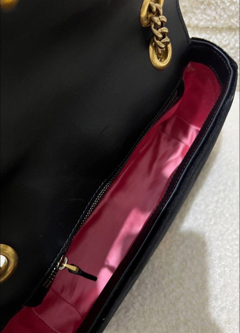 Authentic GUCCI Marmont Flap Velvet Small (Category: Luxury Bags & Wallets) located in Pasig City. Submitted by sheyfabph (Listing ID 1468948566, Image 2). Description: Authentic Gucci GG Marmont Small Shoulder Excellent Condition 43k.