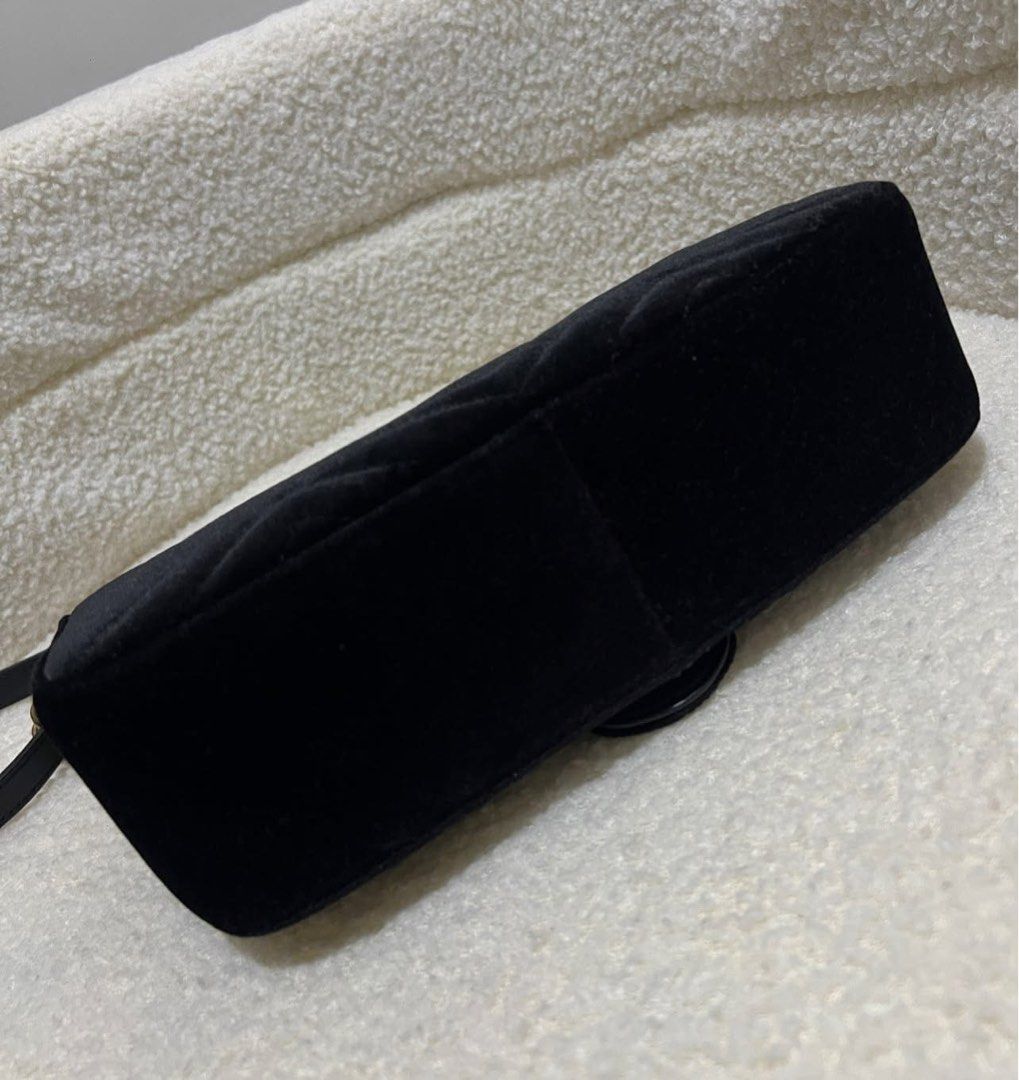 Authentic GUCCI Marmont Flap Velvet Small (Category: Luxury Bags & Wallets) located in Pasig City. Submitted by sheyfabph (Listing ID 1468948566, Image 3). Description: Authentic Gucci GG Marmont Small Shoulder Excellent Condition 43k.