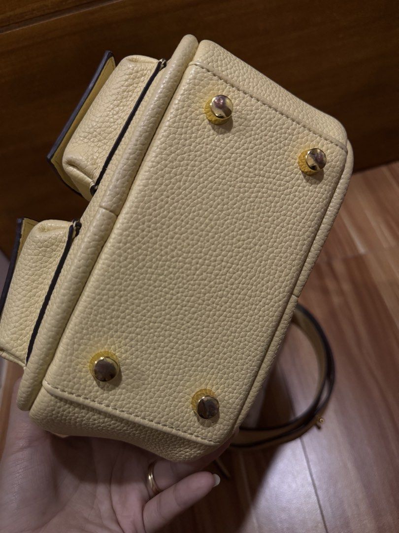 AUTHENTIC HOLB BRICK (Category: Cross-body Bags) located in Mexico. Submitted by itsmealexa (Listing ID 1469124358, Image 3). Description: - Authentic - no more photos *please manage your expectations as these are preloved* *no return / exchange* LOC: Pampanga Payment: Gcash / Any mode of bank transfer Courier: J&T .