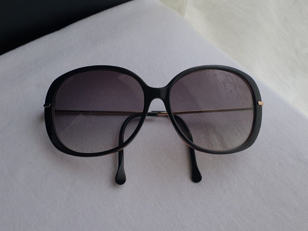 Authentic Loewe Sunglasses (Category: Sunglasses & Eyewear) located in Quezon City. Submitted by WasalakTwo (Listing ID 1468948635, Image 1). Description: Bought in Japan Made in Italy Excellent condition Clean and presentable Open for delivery nationwide.