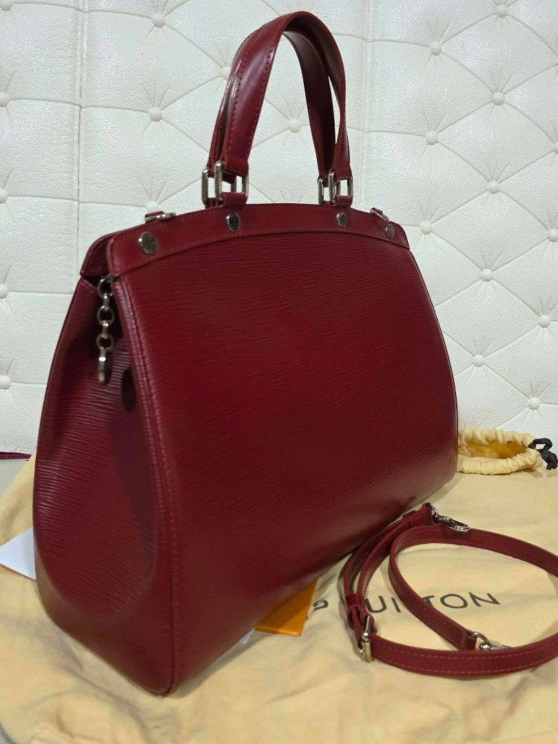 Authentic Louis Vuitton Epi Leather Brea Bag Mm (Category: Luxury Bags & Wallets) located in Antipolo. Submitted by aaliyahs.closet2 (Listing ID 1468940106, Image 3). Description: 100 % Authentic or Money back Guaranteed. Strictly 2days Reservation Only. Sending Offer means, you are decided to purchase the item. After Offer is ACCEPTED it is automatically Reserved. No returns, no exchanged. Location: Antipolo, City Shipment via: Lalamove LBC Cash