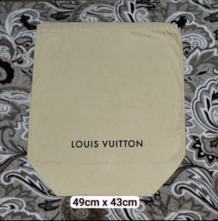 (Category: ) located in . Submitted by luxuryaccessories_ella.2022 (Listing ID 1469075969, Image 1). Description: .