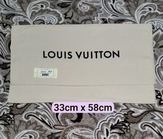 (Category: ) located in . Submitted by luxuryaccessories_ella.2022 (Listing ID 1469076910, Image 1). Description: .