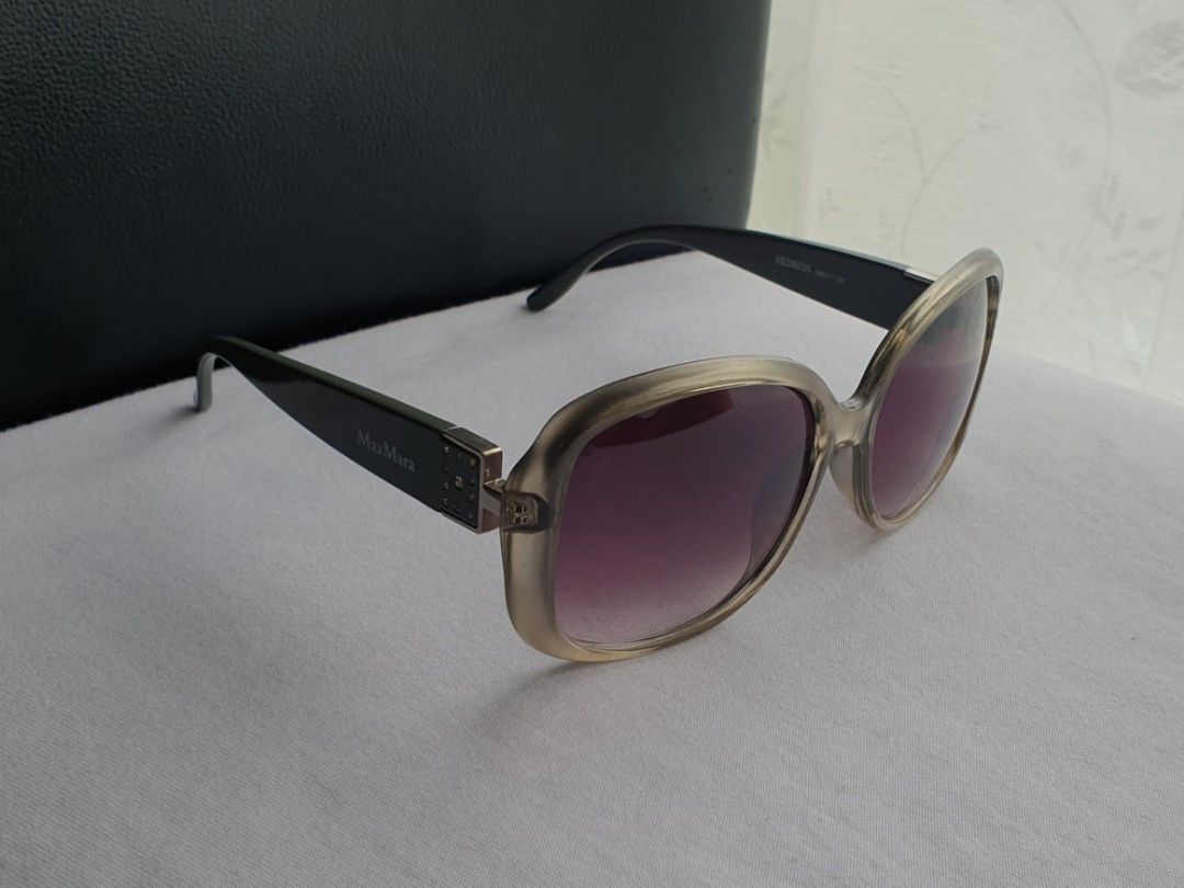 Authentic MaxMara Sunglasses (Category: Sunglasses & Eyewear) located in Quezon City. Submitted by WasalakTwo (Listing ID 1468973537, Image 1). Description: Bought in Japan Made in Italy Goodcondition Still presentable Open for delivery nationwide.