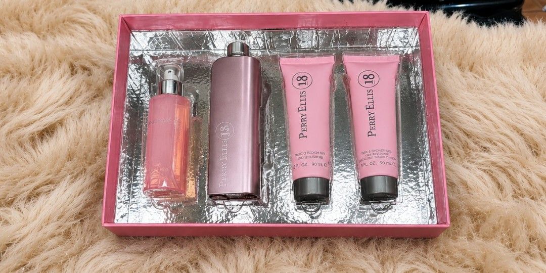 Authentic Perry Ellis Gift Set (Category: Fragrance & Deodorants) located in La Trinidad. Submitted by designerluxeshop (Listing ID 1469034595, Image 1). Description: Brand-new Perry Ellis gift set, 💯% original, shipping is free, message me if interested, delivery is ready onhand.