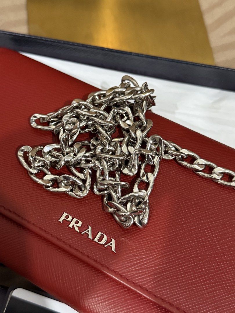 Authentic Prada Wallet on chain (Category: Wallets & Card holders) located in Manila. Submitted by reg08 (Listing ID 1469159734, Image 3). Description: Price is negotiable .