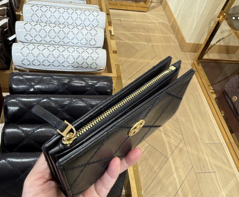 Authentic US bought Tory Burch medium willa quilted wallet (Category: Wallets & Card holders) located in Manila. Submitted by saleph (Listing ID 1469112144, Image 2). Description: Guaranteed authentic! 💯❤️ Relative bought in the US just this July Gifted to me but not my style Like brand new! .