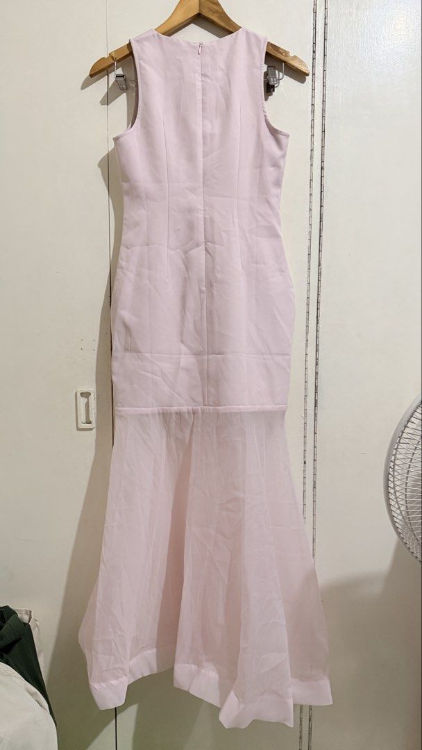 AVAIL Blush pink long dress (Category: Evening dresses & gowns) located in Makati City. Submitted by beautestop.ph (Listing ID 1468938486, Image 2). Description: .
