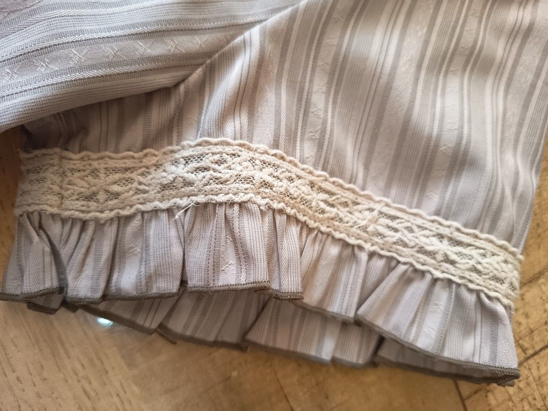 Axess Femme Top (Category: Blouses) located in Rizal. Submitted by joy_whisky (Listing ID 1469149644, Image 3). Description: excellent condition issue: last button's gem is missing small-med.