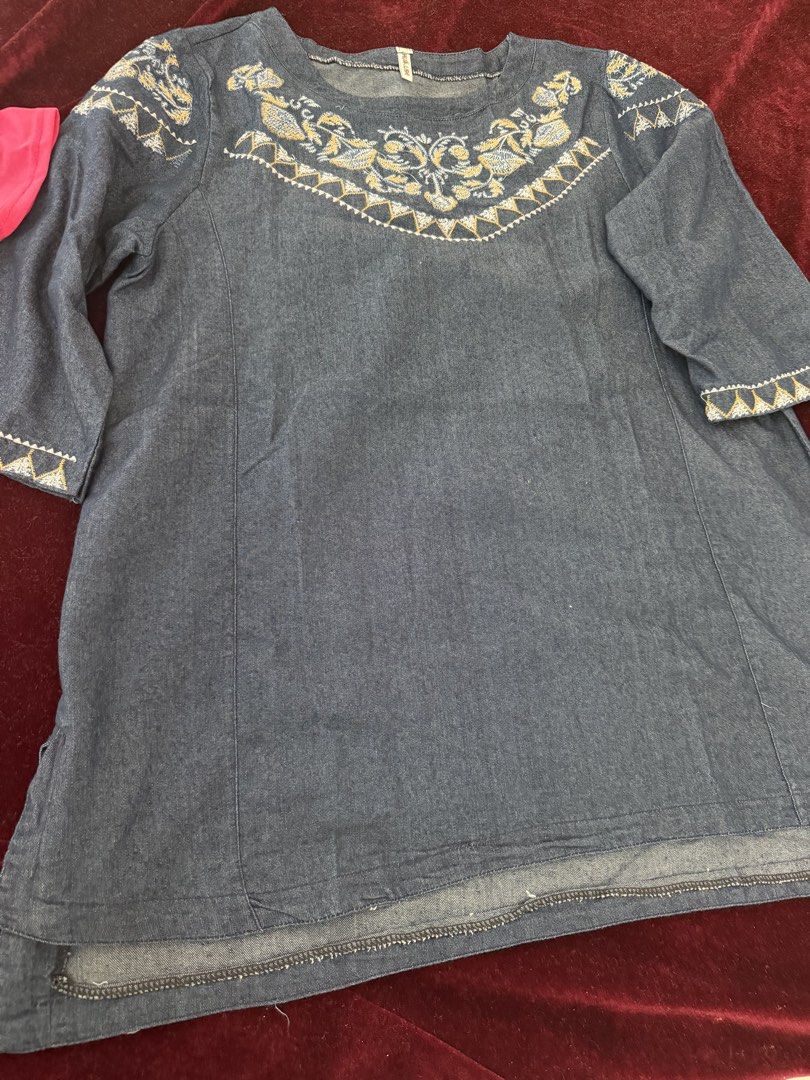 B1T1 blouse (Category: Blouses) located in San Juan City. Submitted by smoothie123 (Listing ID 1468960165, Image 3). Description: .
