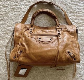 (Category: ) located in . Submitted by daisuki_japan_luxury_by_reiko (Listing ID 1469028341, Image 1). Description: .